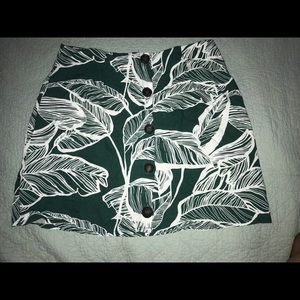 Skirt: no tags but NEVER worn